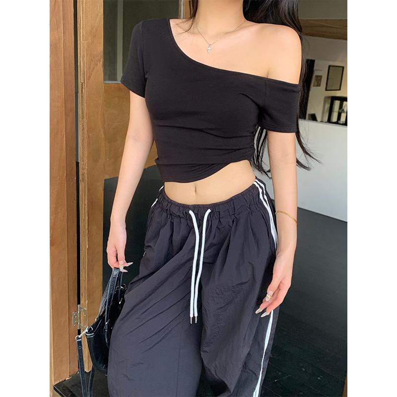 Sexy Hot Girl Slanted Neck Off-shoulder Short-sleeved T-shirt for Women In Summer New Slim Short Versatile Top