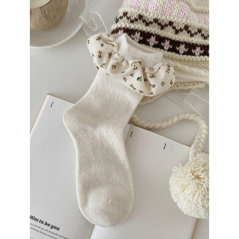 Woolen Socks with Thick and Warm Lace for Autumn and Winter. Pile of Socks for A Sweet Girl