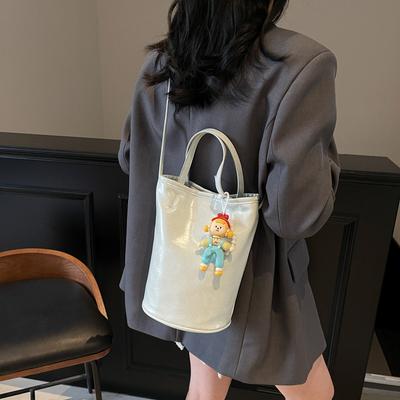 Small Bag Women's 2025 New Line Fashion and High Sense Shoulder Bag Versatile Messenger Bucket Bag