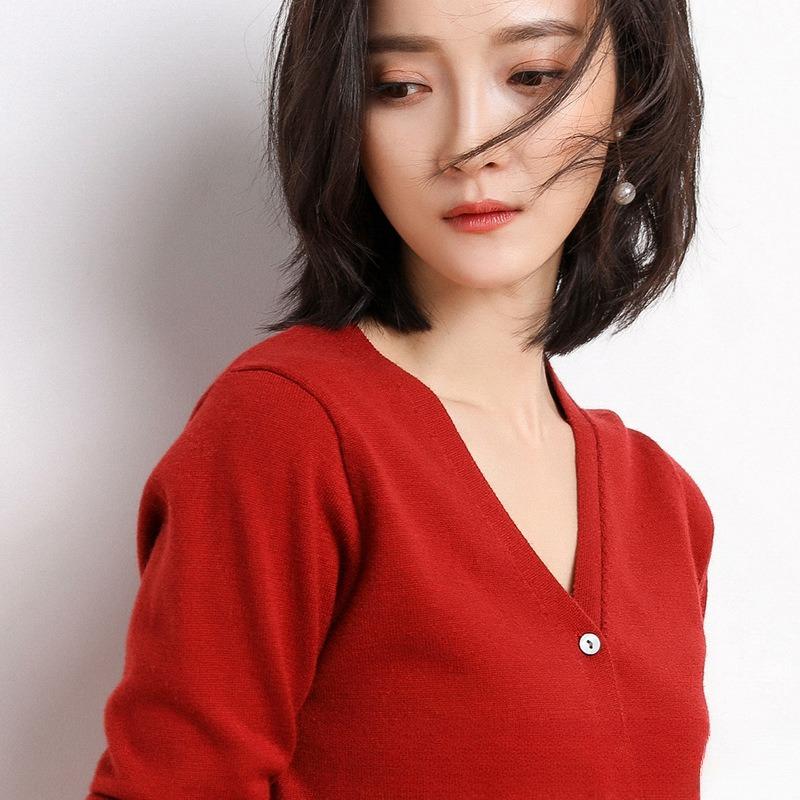 

Женский модный однотонный трикотажный кардиган премиум-класса с V-образным вырезом, короткий стиль, новая женская корейская кофта с длинным рукавом, весна-осень 2025 XXL красный