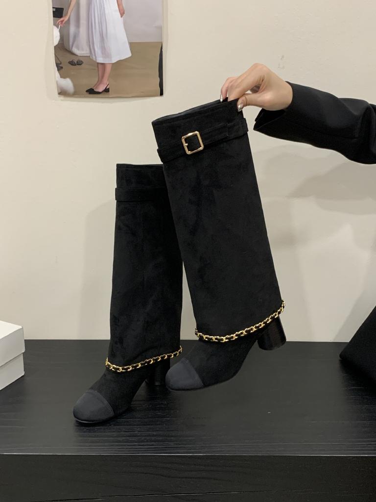 In the Autumn of 2025, the New Retro Thick High-heeled Small Fragrant Style Shows Thin Tall and Simple Boots for Women