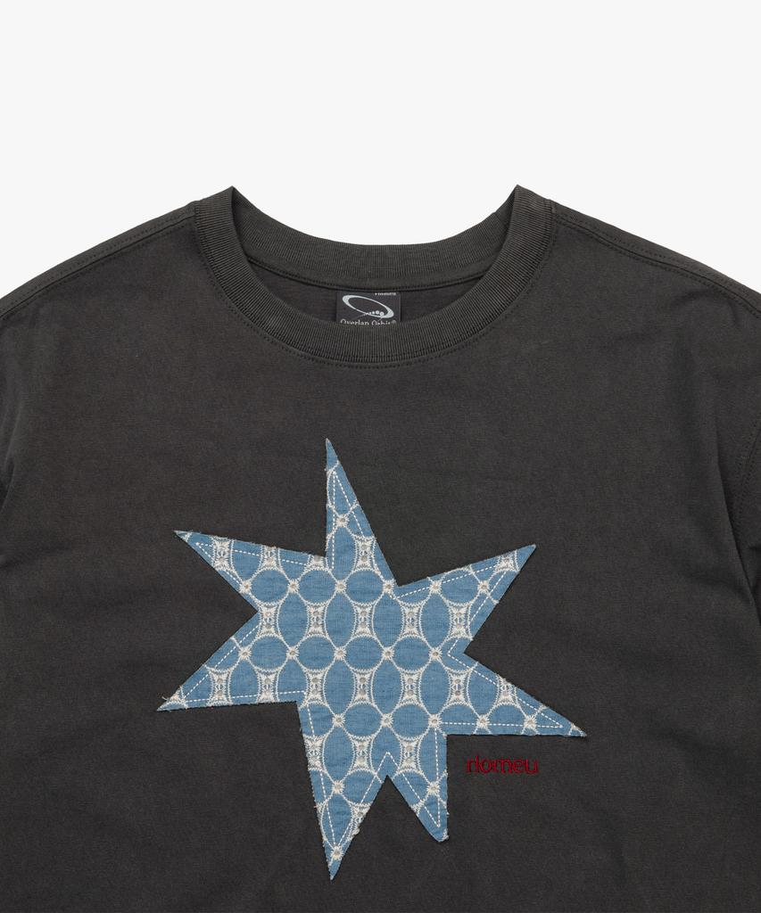 Liomeu Signature Denim Applique Short Sleeve T-Shirt_Charcoal
