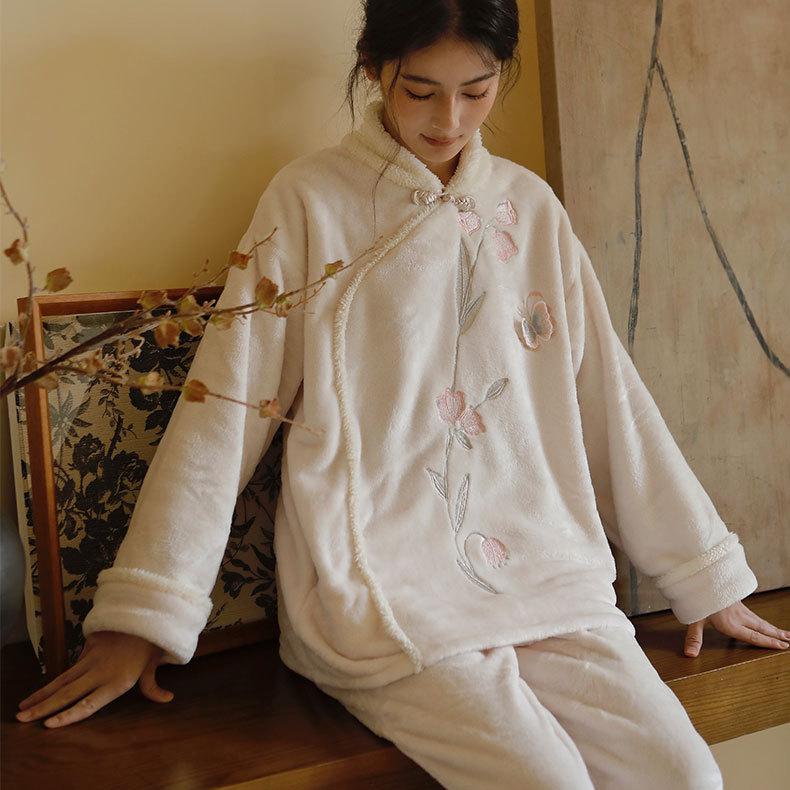Autumn and winter retro gentle temperament butterfly take-off embroidered flannel disc buckle Republic of China style small stand-up collar pajama set