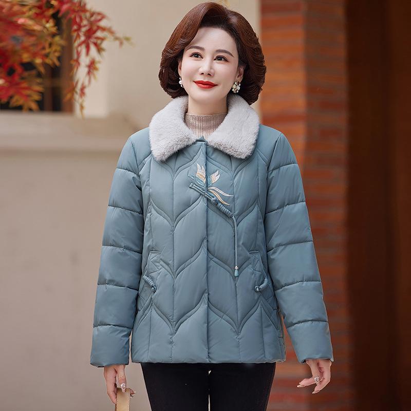 

Cotton jacket women s short plush lapel embroidered buckle middle-aged and elderly temperament is versatile, lined with fleece cold clothing 5XL зелений