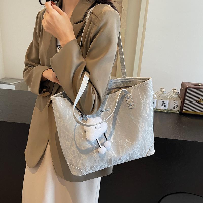 Damen-Tragetasche Neue Pendler-Tasche mit großer Kapazität Lässige vielseitige Umhängetasche Einkaufstasche