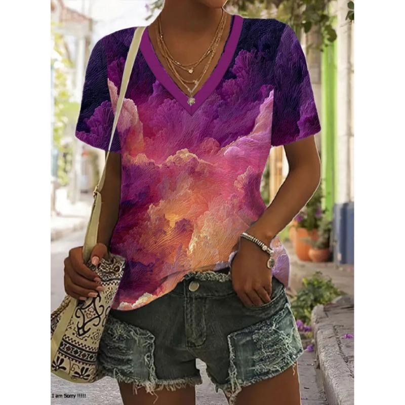 

Purple Gradient Coral Patterned V-Neck Short-Sleeve T-Shirt for Women, an Artistic And Loose Casual Top S