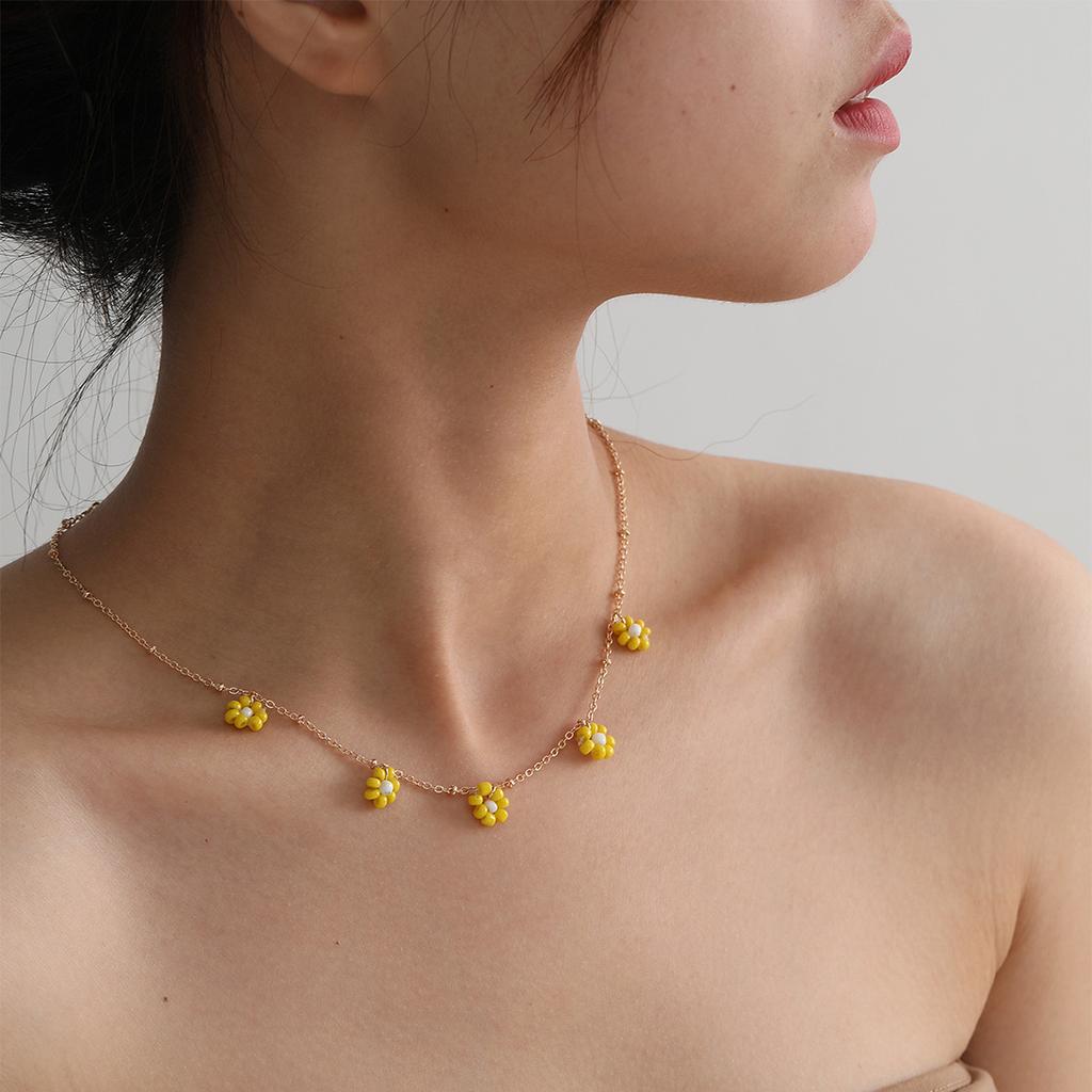 Accessories, Creative Hand-Woven Beaded Colored Rice Bead Necklaces, Simple And Fashionable Small Daisy Fringed Necklaces