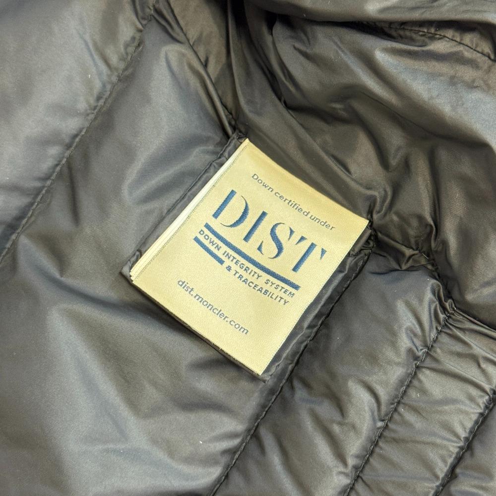 Moncler Short Nylon AVOCE Down Jacket Navy Nylon Used