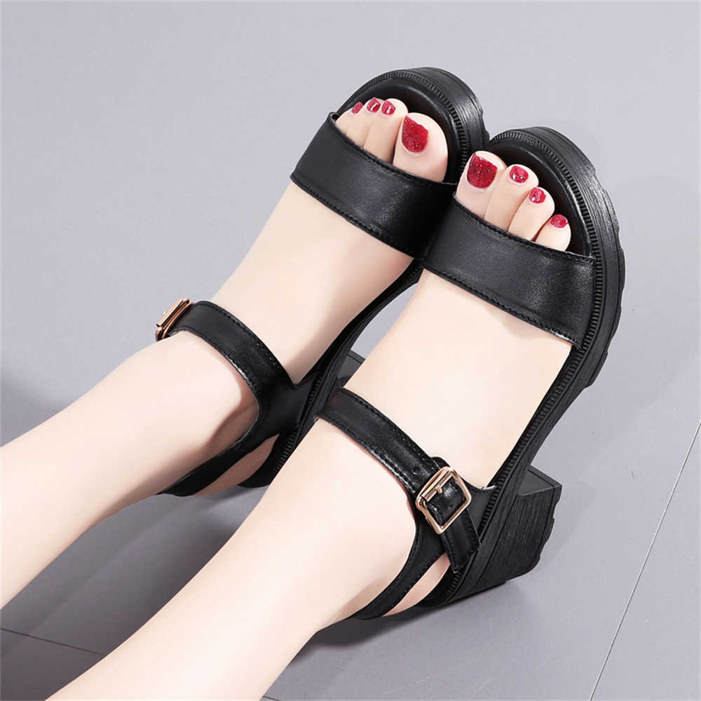 Fashion Wide Heel Spring Sports Slippers Women Summer Shoes Women Sandals Aqua Shoes Women Sneakers Hand Made Sapatenes Deals