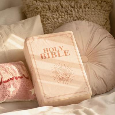 Almofada de pelúcia com livro bíblico Yousheng, aparência realista, resistente ao desgaste, amigável à pele, não desbota, decoração de almofada de sofá com decoração cristã para casa