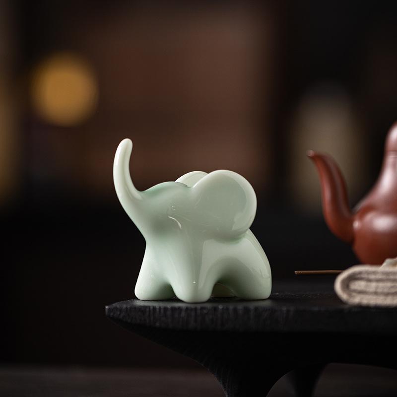 Mini Elephant Ceramic Ornament Cute Desktop Decor Gift for Girlfriend Home Office Collectible Figurine Home Decor