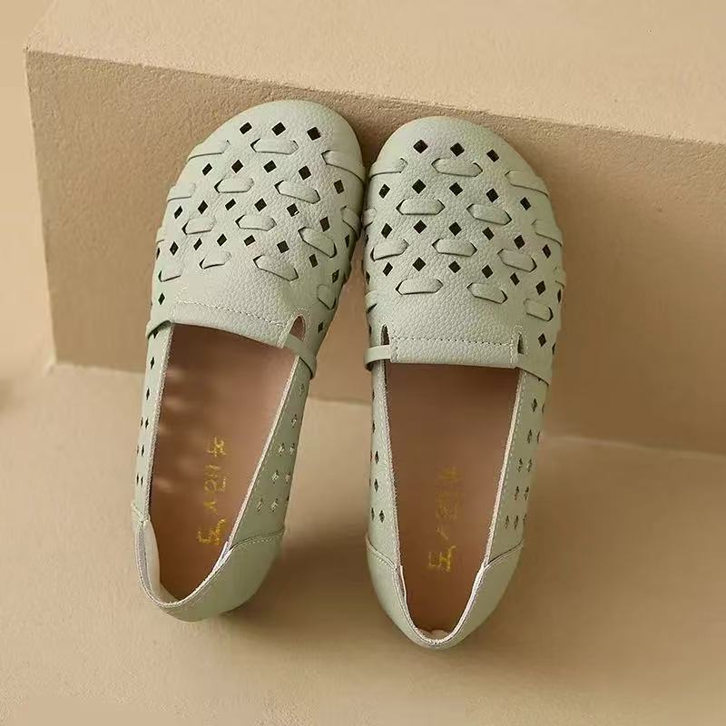 2025 summer new hollow hole shoes beef tendon soft sole one pedal casual breathable mother shoes flat single shoes women
