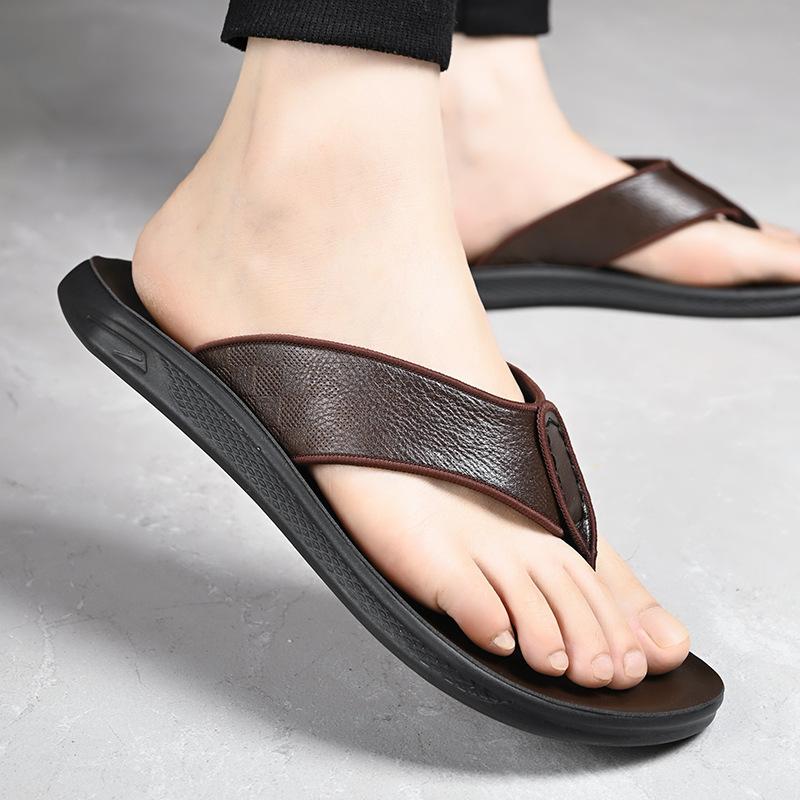 Flip-flops for Men Wearing Non-slip and Deodorant Driving Men's Slippers Pinched Feet Casual Beach Sandals