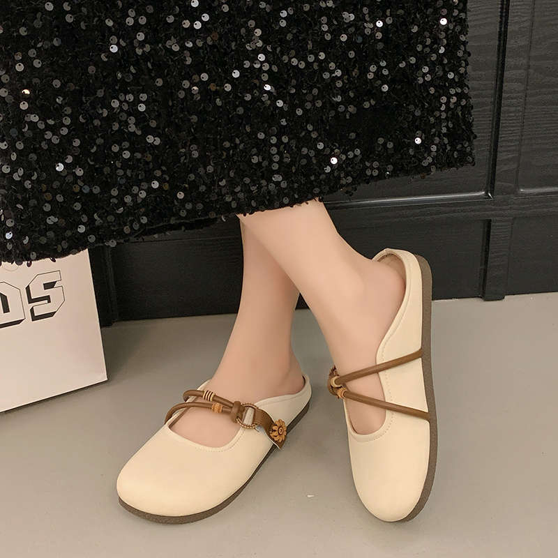 2025 nouvel été sac à fond plat tête demi-pantoufles pour femmes vêtements d'extérieur chaussures simples françaises une pédale chaussures pour femmes sandales à semelle souple