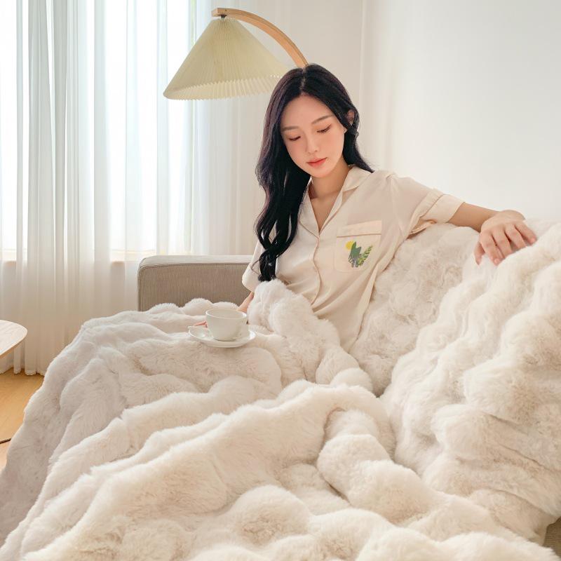 Pătură Imitație Blană de Iepure Tuscany - Pătură Luxoasă, Călduroasă pentru Somn pe Canapea și în Utilizare cu Aer Condiționat