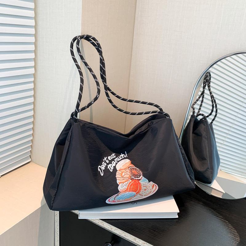 

Casual oblique span tote bag commuter bag new winter niche simple and fashionable large-capacity versatile handbag чёрный