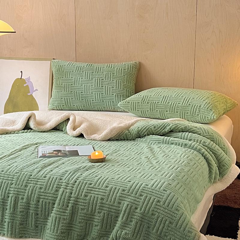 2025 Winter Thickened Double-Sided Lambswool Blanket for Dormitories and Offices