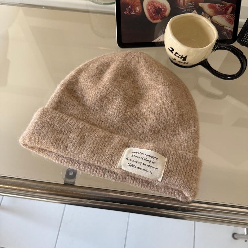 Korean Niche Solid Color Patchwork Beanie: Warm, Cold-Proof, Autumn/Winter, Stylish, Unisex Head Wrap for a Slimmer Face Look.