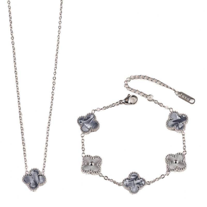 Four-leaf Clover Three-piece Set Bracelet Necklace and Earrings Colorfast Luxurious and Fashionable