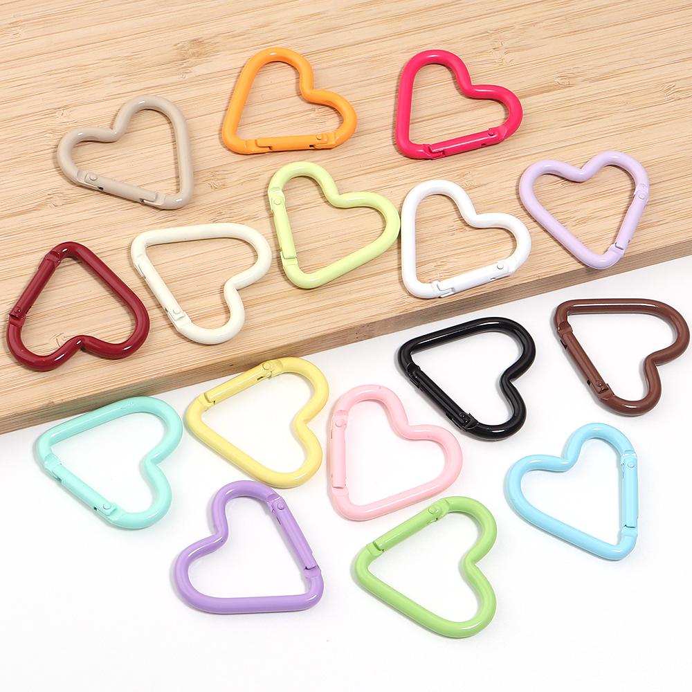 5pcs/lot Spray Painted Heart-shaped Spring Clasps Carabiner Keychain Clips Hook Dog Chain Diy Jewelry Buckle Connector Supplies