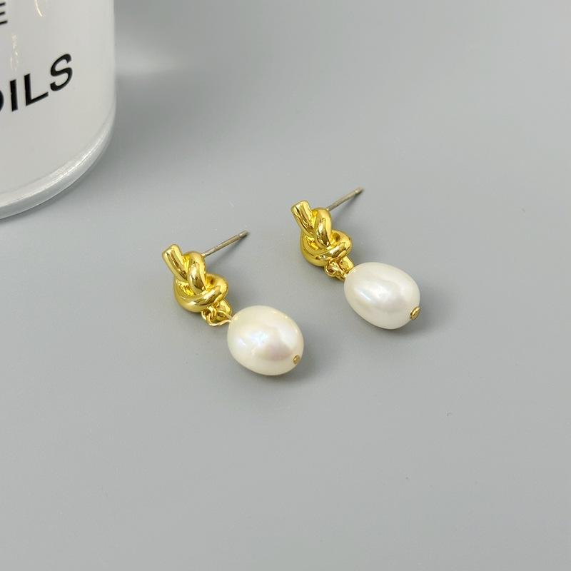 Manufacturer Supply Temperament Knot Freshwater Pearl Earrings High Sense Niche Light Luxury Earrings Women S Spot золотой