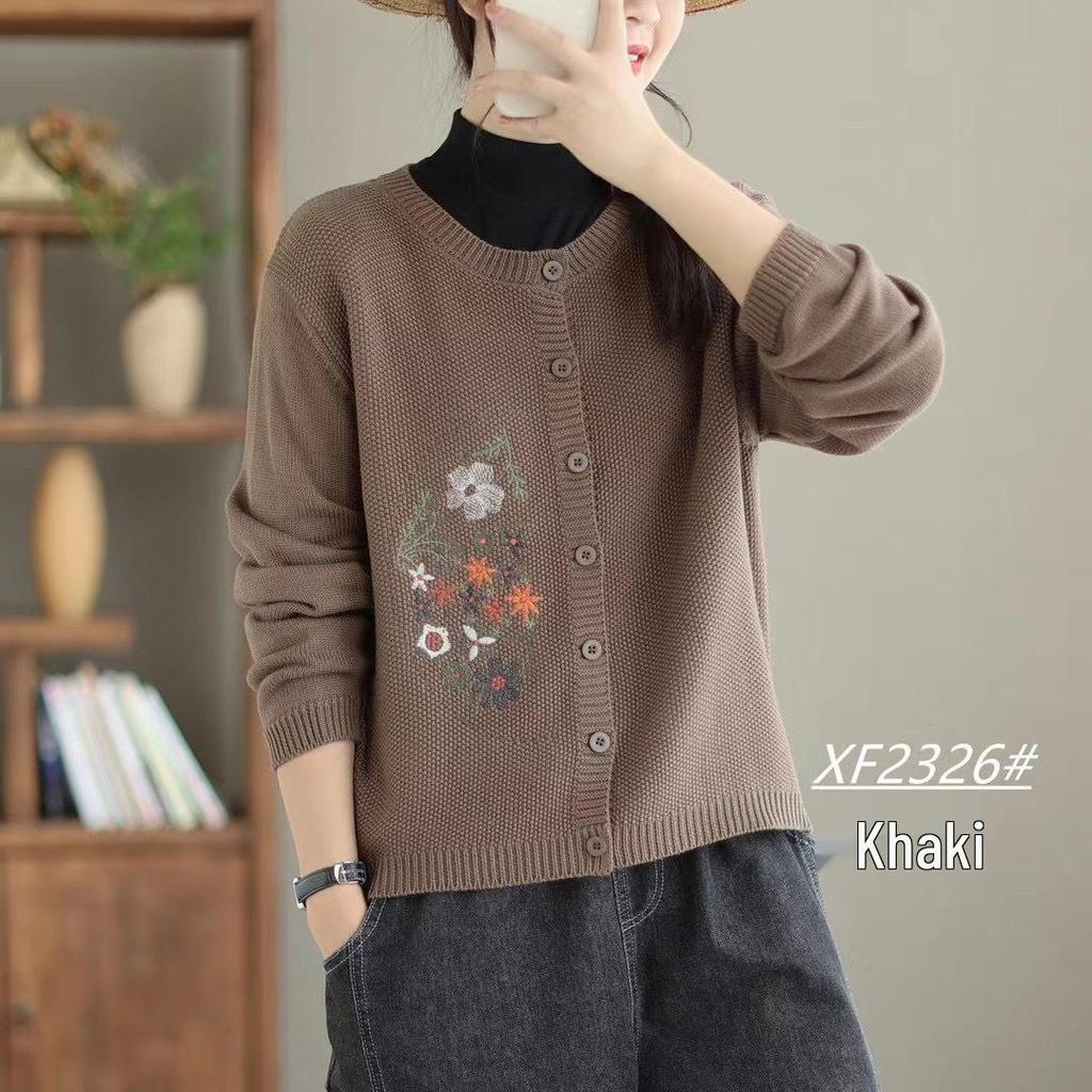 Embroidered Placket Cotton Knit Cardigan - Artistic Round Neck Solid Color Sweater for Autumn/Winter
