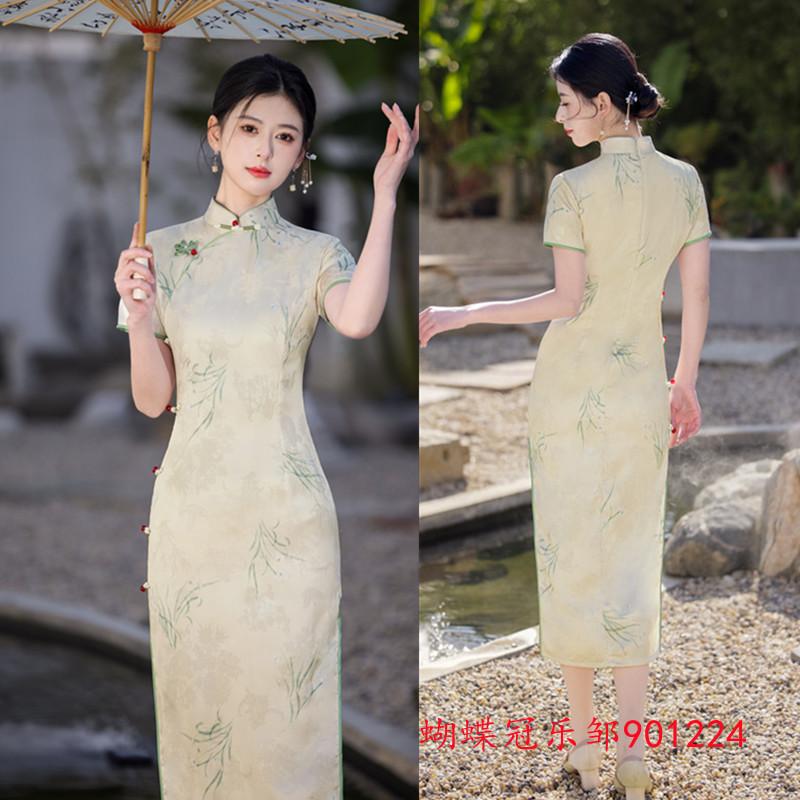 Elegant Chinese long-sleeved cheongsam spring and summer new retro national style young women's daily slim cheongsam
