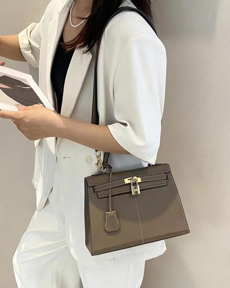 2026 New Leather Women's Bag First Layer Swift Leather Medieval Kelli Bag Portable Shoulder Messenger Bag