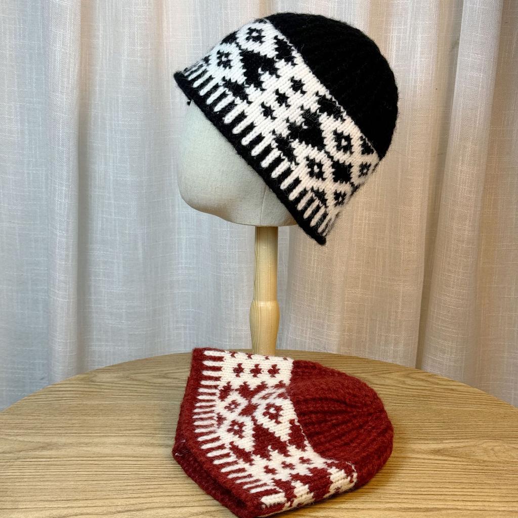 Retro Diamond Plaid Woolen Hat for Women in Autumn and Winter Niche Design Knitted Hat Warm and Cold Proof Baotou Cold Hat