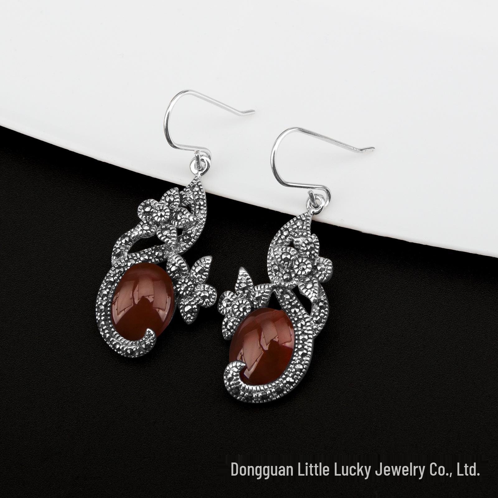 

Thai Silver Note Women s Earrings: S925 Sterling Silver with Black, Red, and Green Synthetic Agate Inlay чёрный