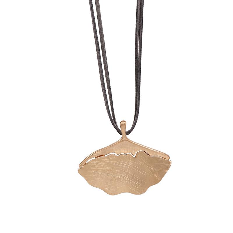 Ladies Necklace Alloy Pendant Accessories Long Necklace Light Luxury Niche Jewelry