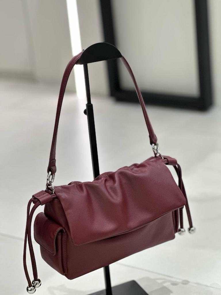 Women's Nappa Cowhide Cloud Crossbody Bag – Versatile 21cm Underarm Shoulder Bag in Wine Red/Black