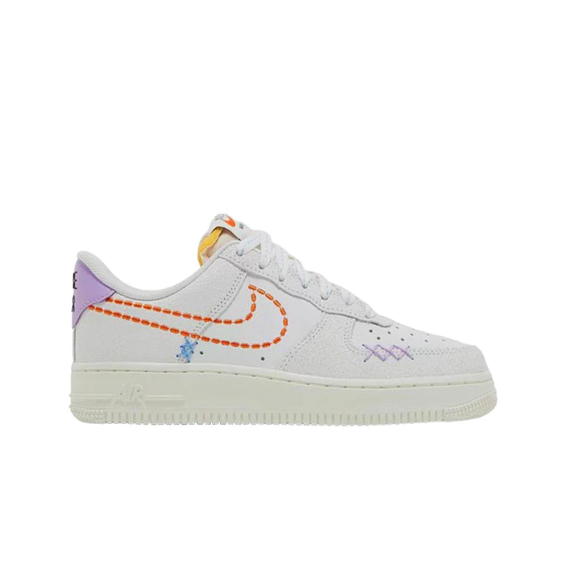 

Женские кроссовки Nike Air Force 1 07 SE белые DX2348-100