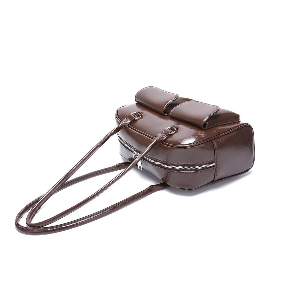 Stylish Black Armpit Bag with Zipper Closure Versatile Handbag