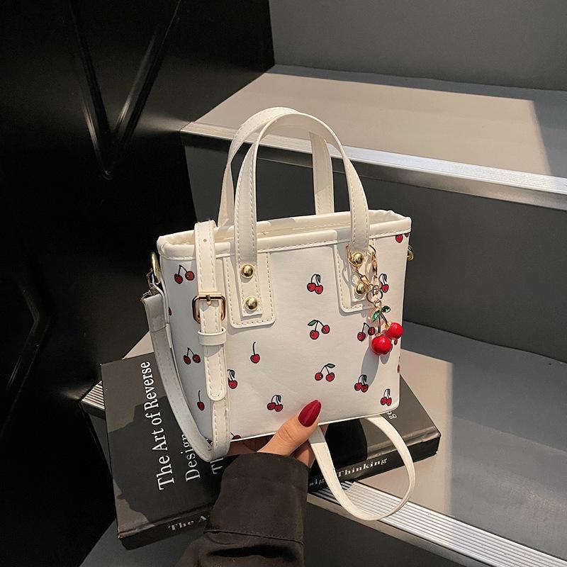 

This year s popular cherry bag women s autumn and winter retro 2025 new fashion shoulder messenger bag handbag Without pendant білий