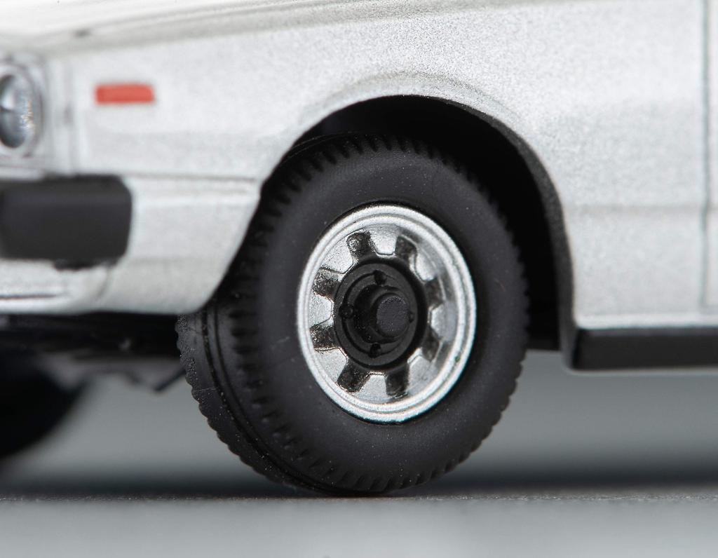 Tomytec Tomica Limited Vintage Neo Scale Nissan Skyline Hardtop Silver 1977 Model 1/64 LV-N222a GT-EX (Finished Model)