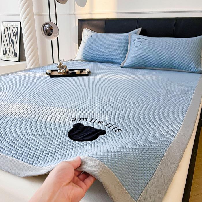 A-Klasse Ice Silk Cooler 3-teilig Sommer-Klimaanlage Weiche Matte Maschinenwaschbar Waschbarer Bettbezug