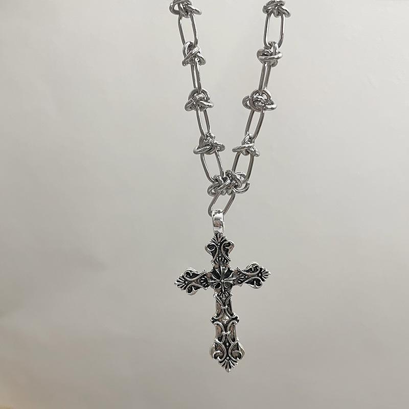 

Vintage Punk Style Men and Women Twisted Cross Pendant Necklace Gothic Irregular Pattern Personality Trend Jewelry