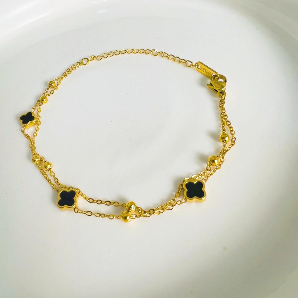 Bracelet Élégant Européen-Américain Double Couche Trèfle à Quatre Feuilles Acier Titane - Luxueux & Polyvalent