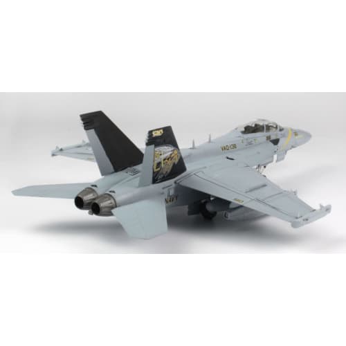 PLATZ/Italeri 1/48 Scale U.S. Navy Electronic Warfare Aircraft EA-18G Growler VAQ-138 Yellow Jackets Plastic Model TPA-17