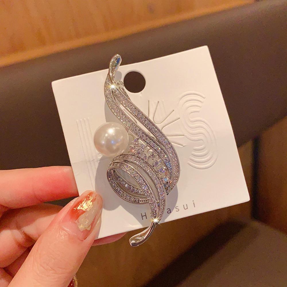 Luxuriöse, atmosphärische Brosche, exquisite, funkelnde Diamant-Perlenbrosche, Nischen-Premium-Design, Pin, Temperament-Accessoires