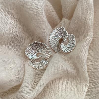 Niche Three-dimensional Pleated Spiral Stud Earrings Metal Abstract Art Temperament Light Luxury High-end Light Luxury Fashion Earrings