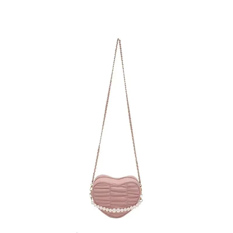 Heart-shaped solid chains shoulder bags classic fashion style sense of luxury popularity crossbody bags