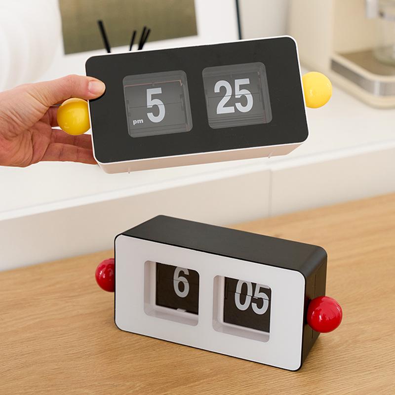 Nordic Style Retro Flip Clock: Automatic Page Turn, Ideal for Desk or Bedside in Living Room, Bedroom, or Study. Simple and Creative Design.