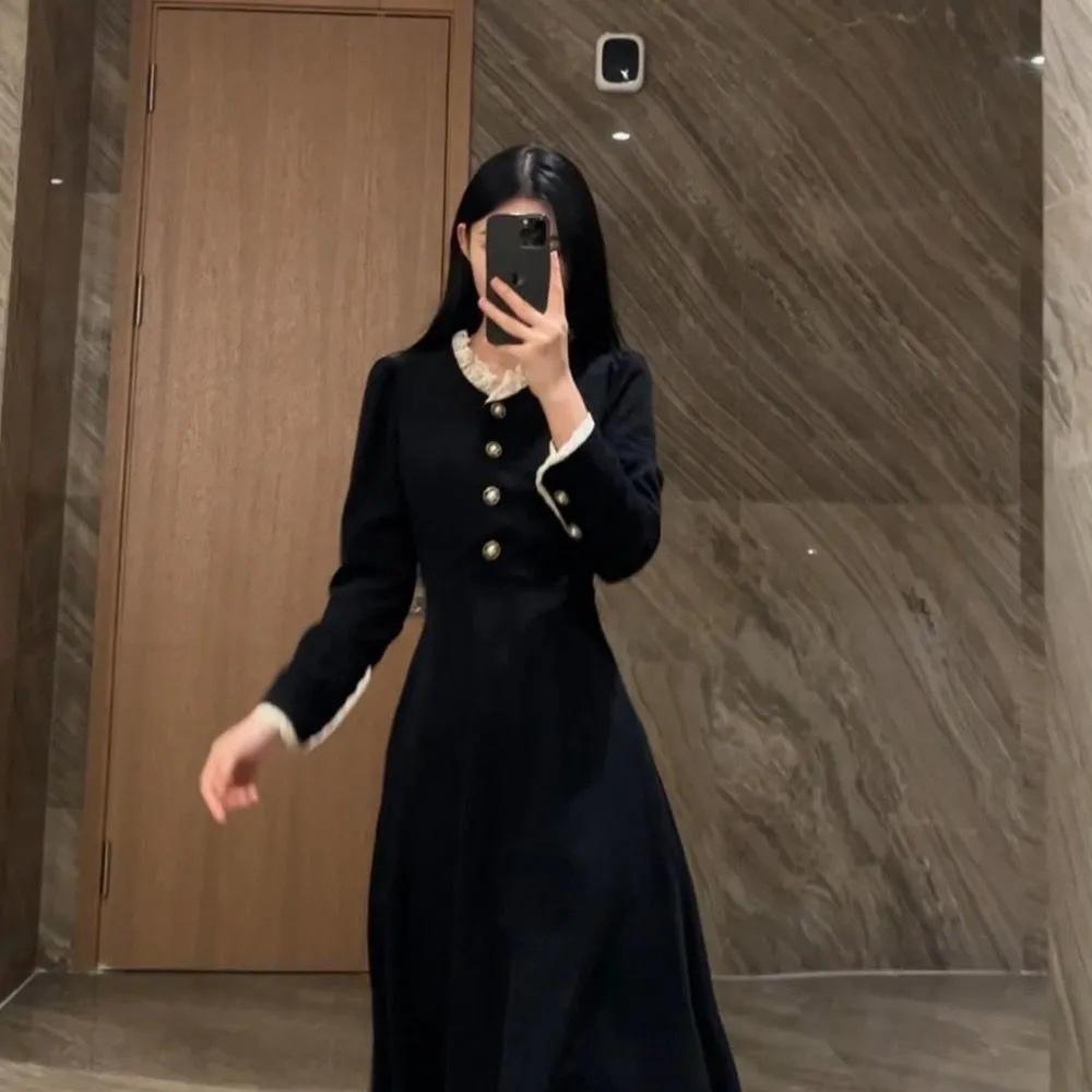Women's Large Hepburn-Style Black Corduroy Dress: 2024 Autumn/Winter, Waist-Slimming Mid-Length
