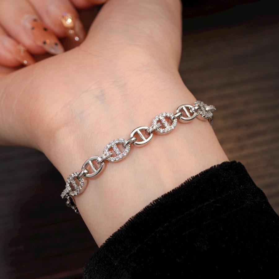 Zircon Pig Nose Chain Bracelet: Light Luxury, High-End Fashion, Niche Design Jewelry 
