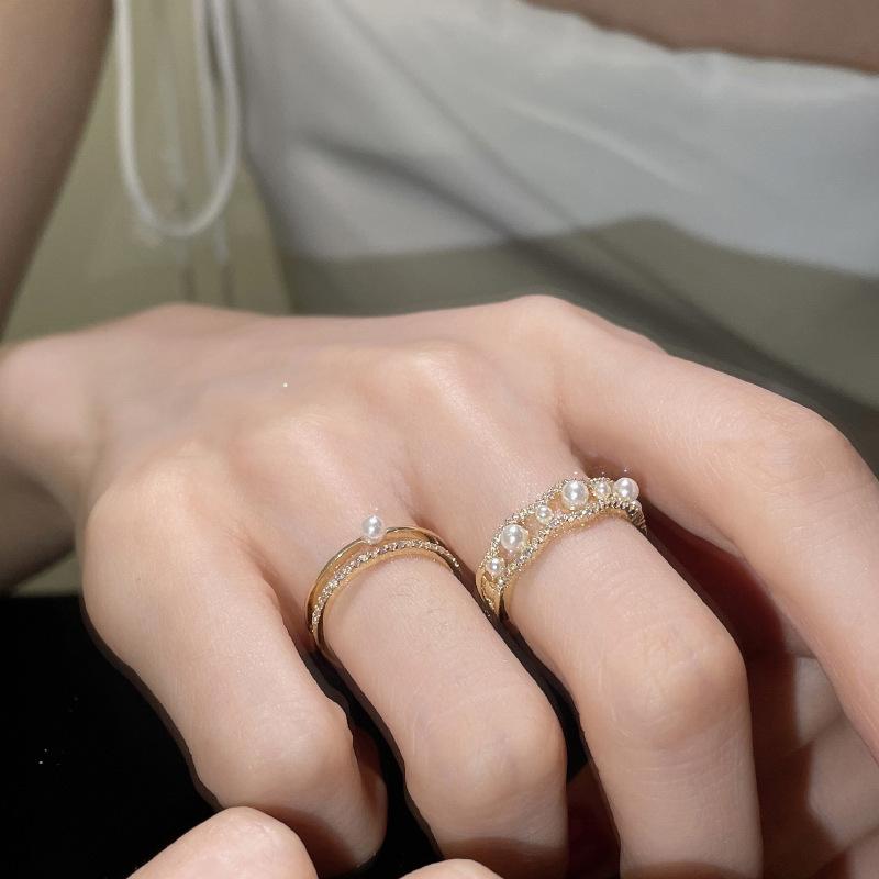 Adjustable Trendy Copper Ring With Stunning Rhinestones And Elegant Pearls For Womens Looks Chic