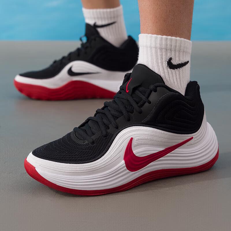 

Nike Men s Precision 8 Mid Basketball Shoes 40