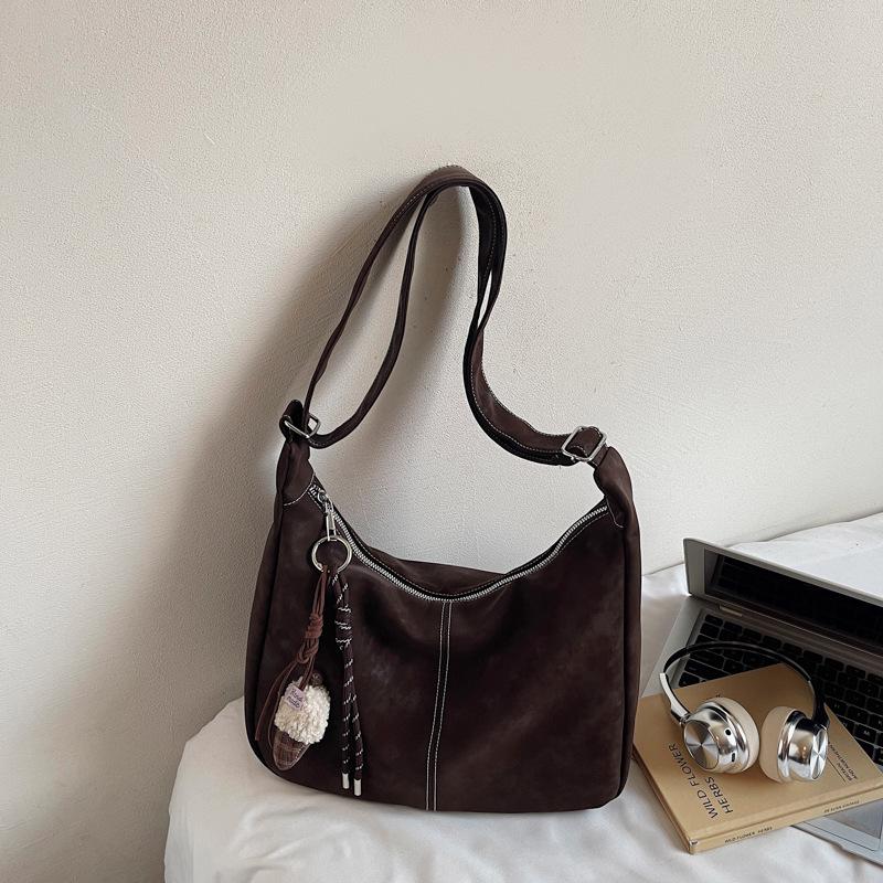 

Корейская версия ретро сумки большой вместимости женская 2025 новая осенняя модная сумка-мессенджер тренд одно плечо класс сумка для поездок на работу no pendant темно-коричневого