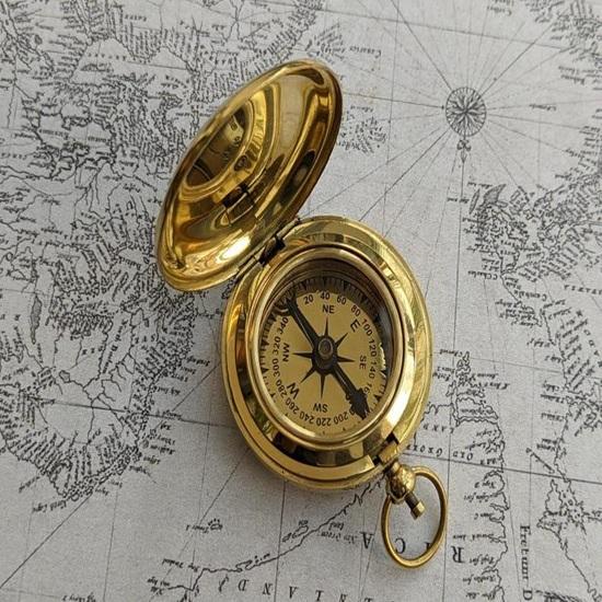 Brass Compass Nautical Style Pocket Compass 5.08 cm Office Desk Decor Gift for Dad, Husband, Grandpa, Boyfriend, Birthday, Wedding, Anniversary